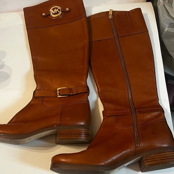 MICHAEL KORS Logo Leather Cognac Riding Boots Sz 9 Women - Picture 7 of 11